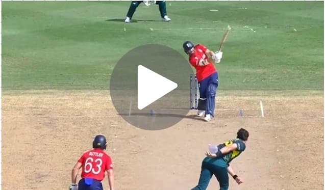 [Watch] Phil Salt 'Smashes' Monstrous Six To Rattle Mitchell Starc